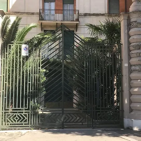 Clarahouse * Rom